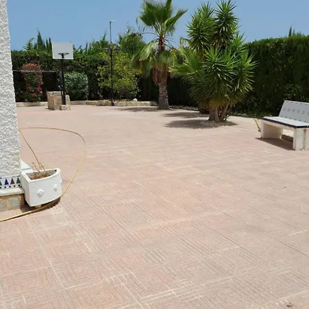 Villa With 4 Bedrooms And 2 Bathrooms And 1 Pool